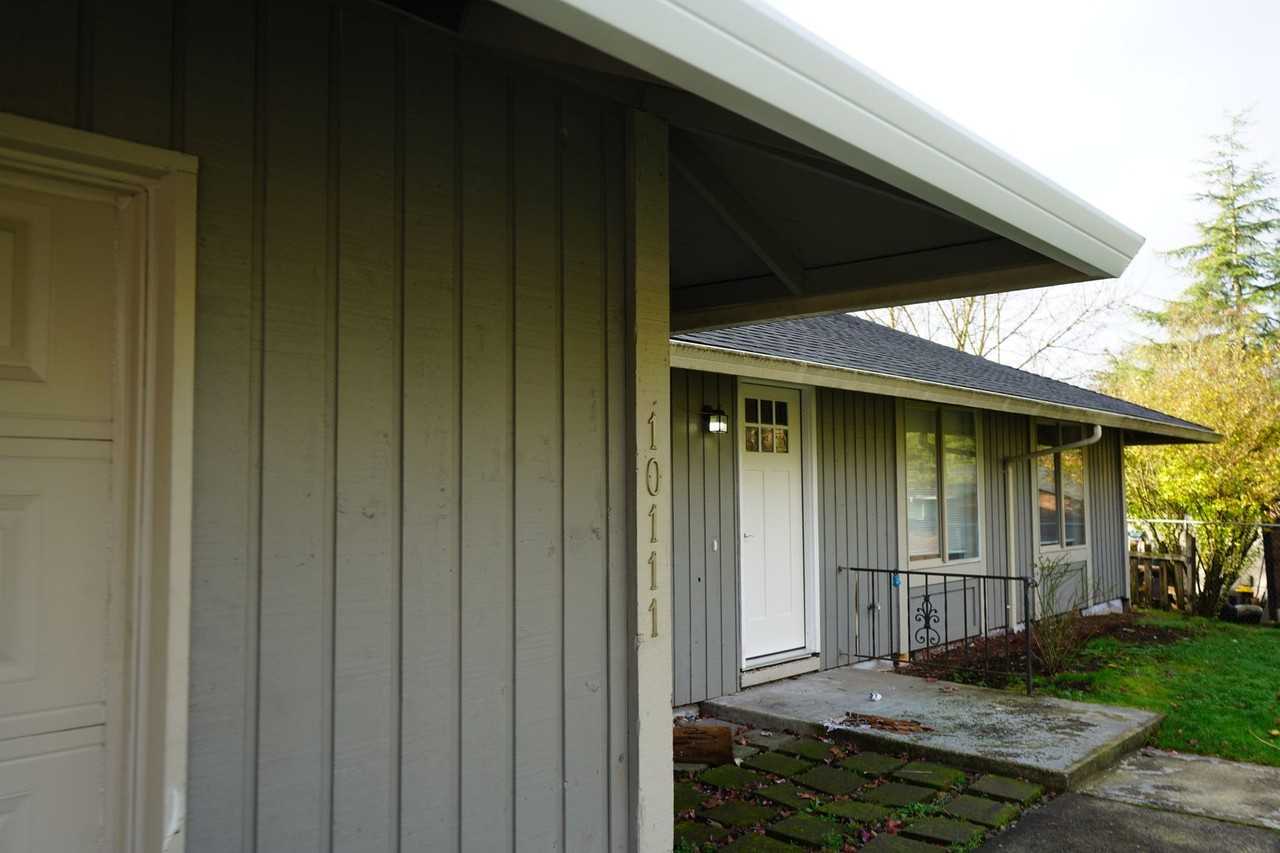 10111 Northeast Tanglewood Drive - Photo 2 of 29