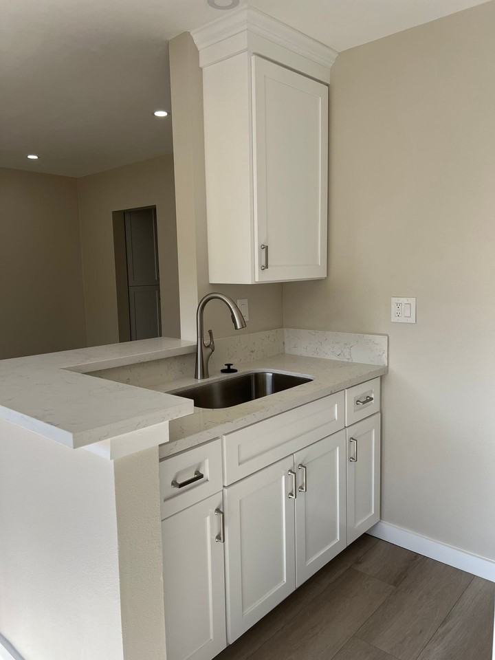 1 Bd, 1 Bath, Newly Remodeled Unit - Photo 3 of 6