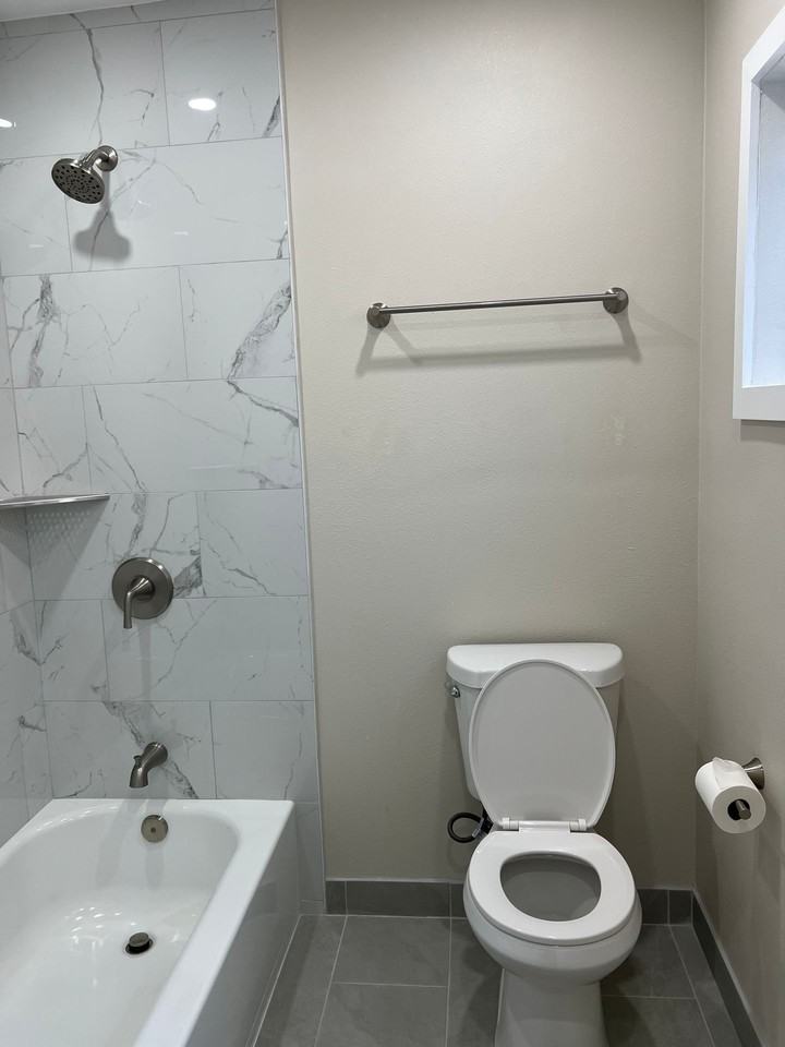 1 Bd, 1 Bath, Newly Remodeled Unit - Photo 6 of 6