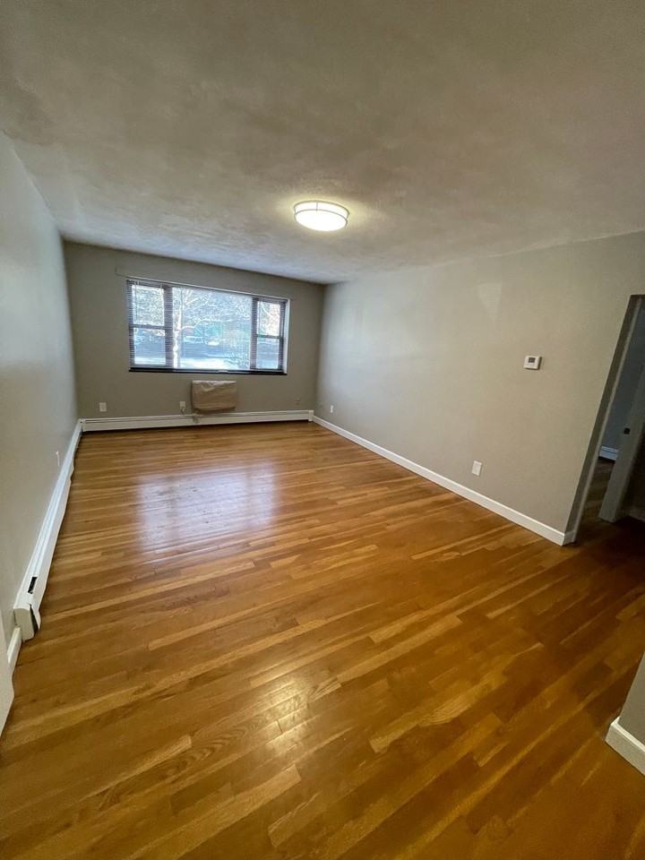 276 Grove St - Photo 7 of 15