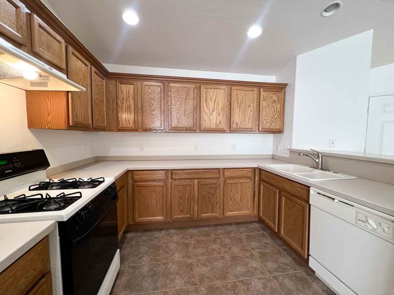 5005 East Catalina Court - Photo 6 of 28