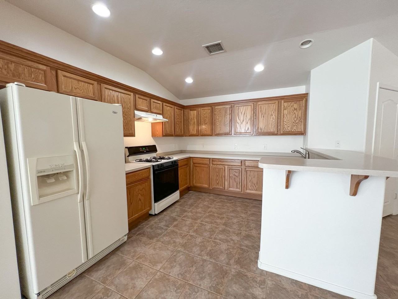 5005 East Catalina Court - Photo 7 of 28