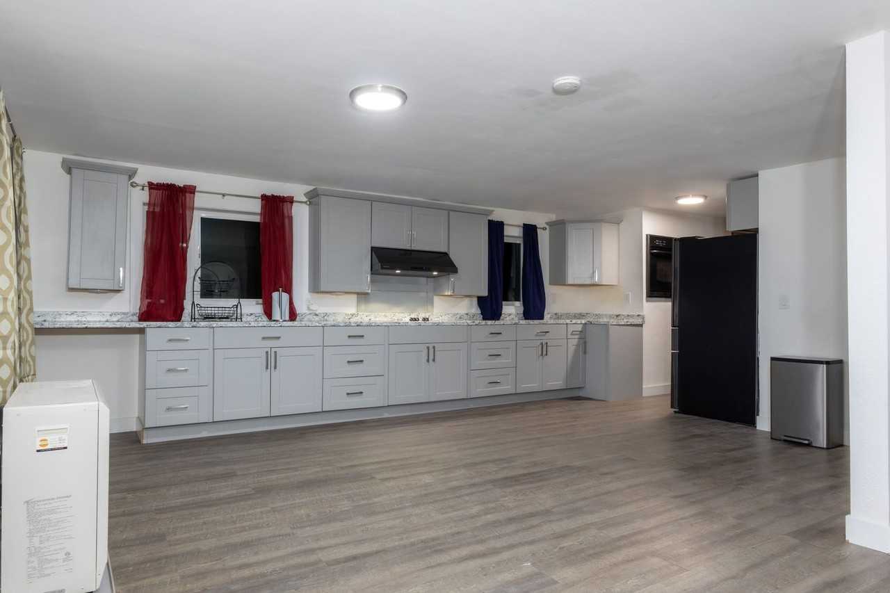 4548 Melan Dr N - Photo 3 of 18