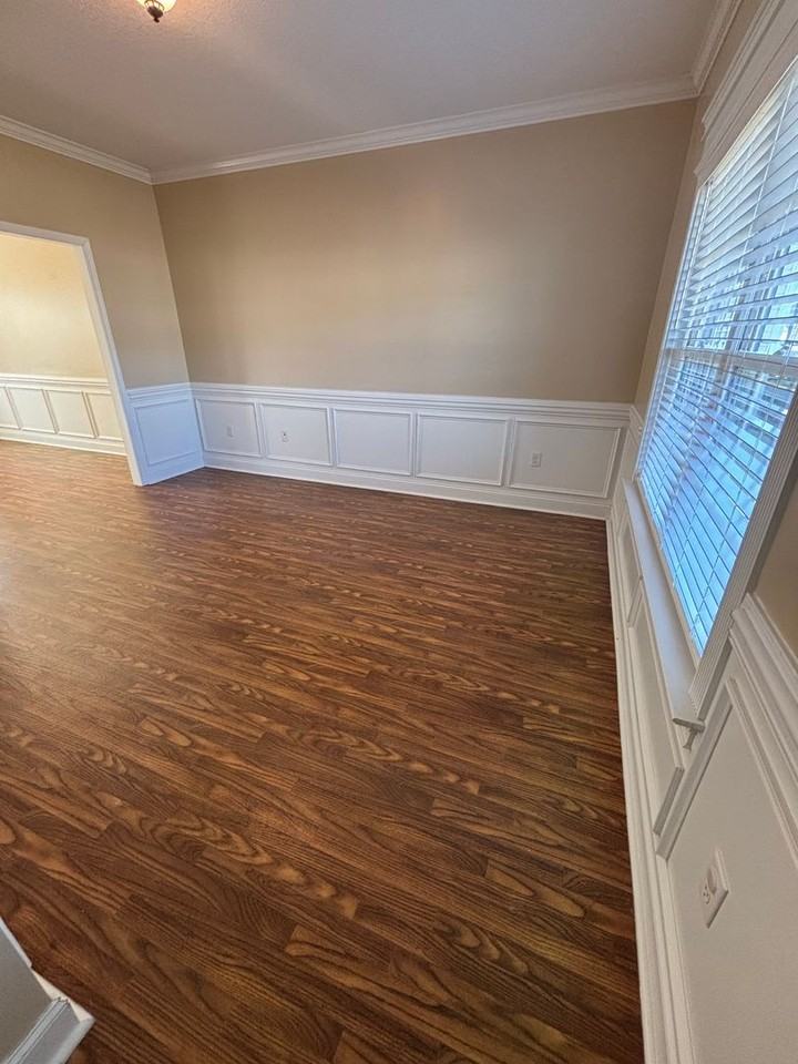 1071 Marne Boulevard - Photo 2 of 25