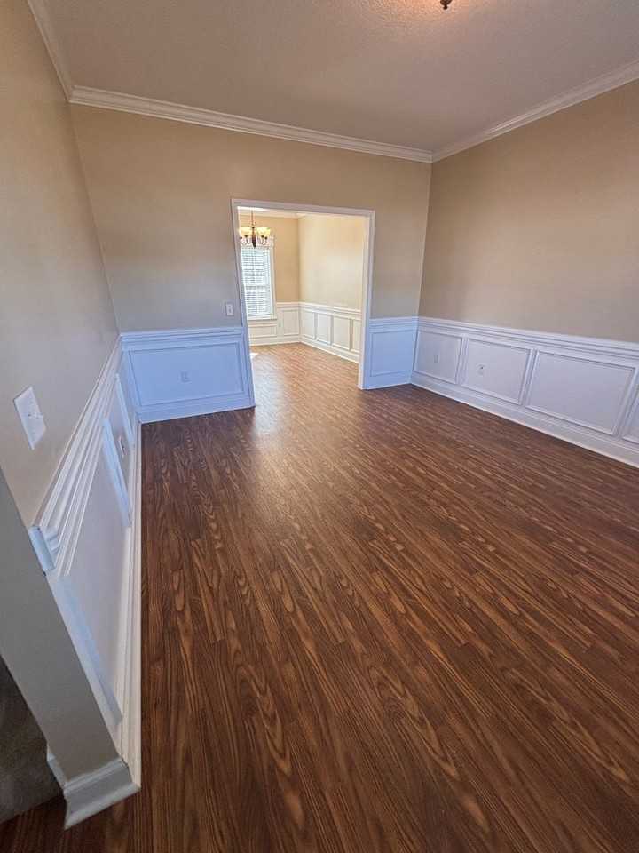 1071 Marne Boulevard - Photo 3 of 25