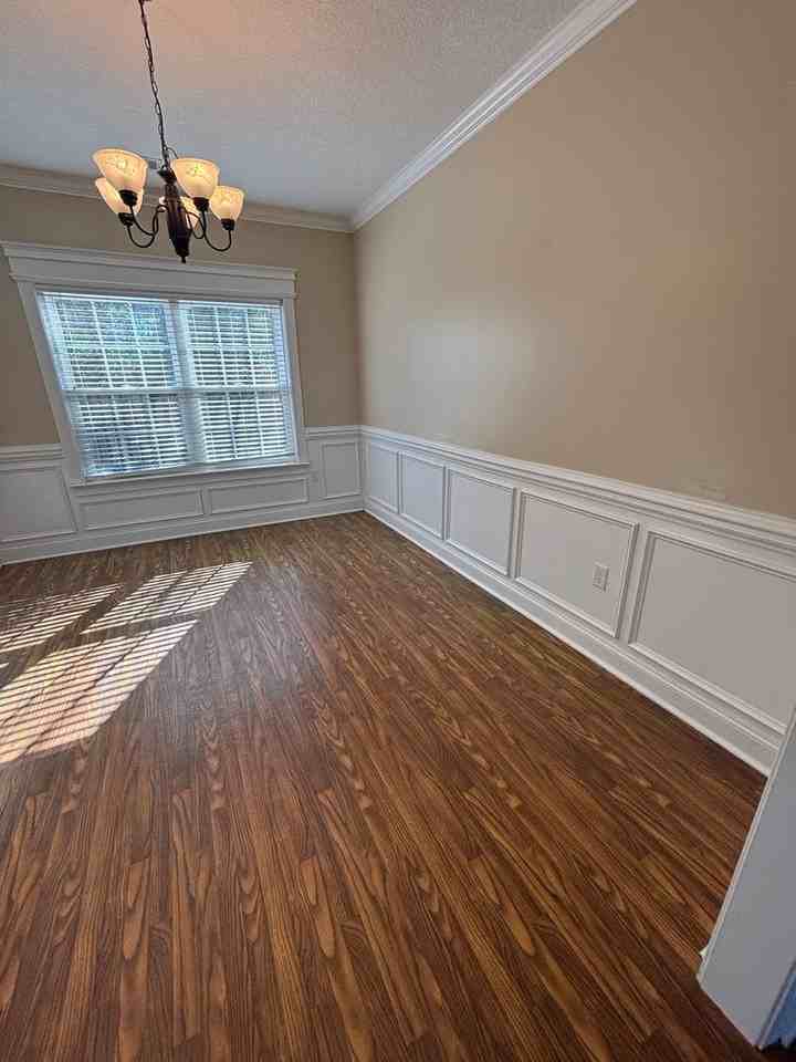 1071 Marne Boulevard - Photo 4 of 25