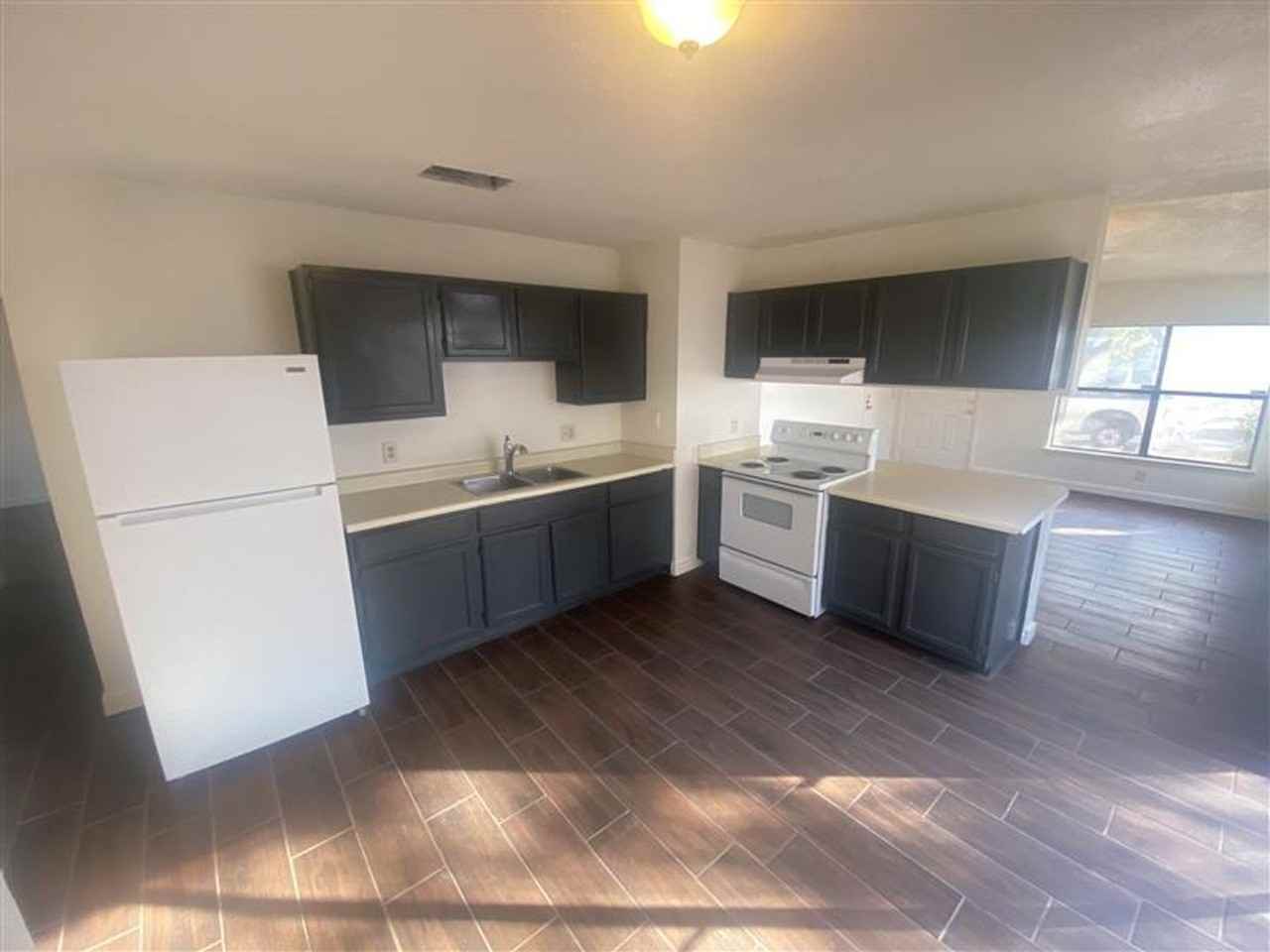 2507 Corian Glen Dr - Photo 4 of 22