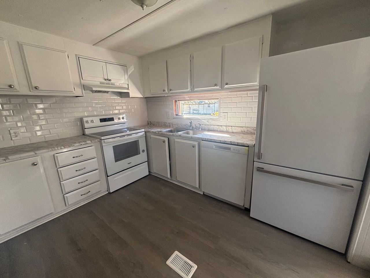 168 Mill Pond Road Southeast - Photo 7 of 23