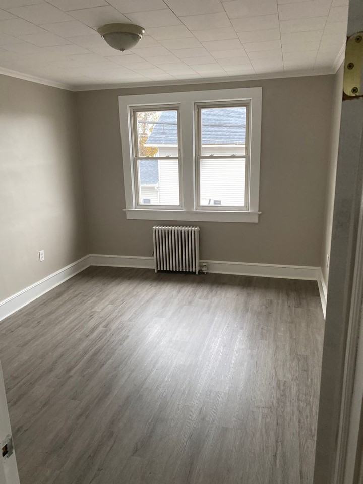 142 Walnut Street - Photo 4 of 15