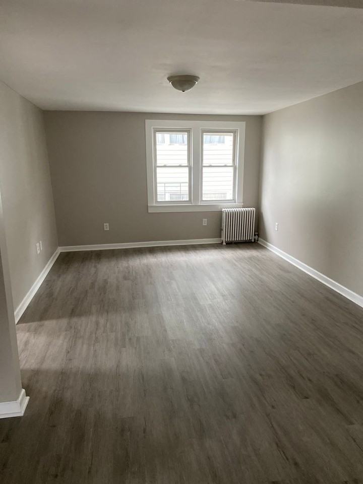 142 Walnut Street - Photo 5 of 15