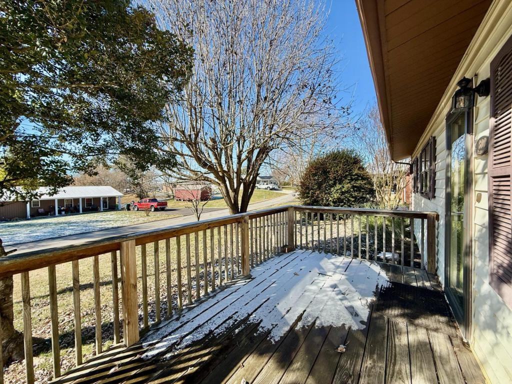 800 Mcabee Drive - Photo 2 of 21