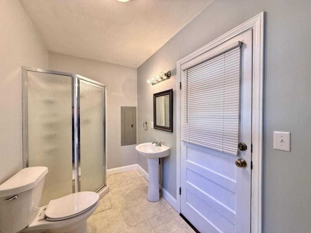 800 Mcabee Drive - Photo 7 of 21