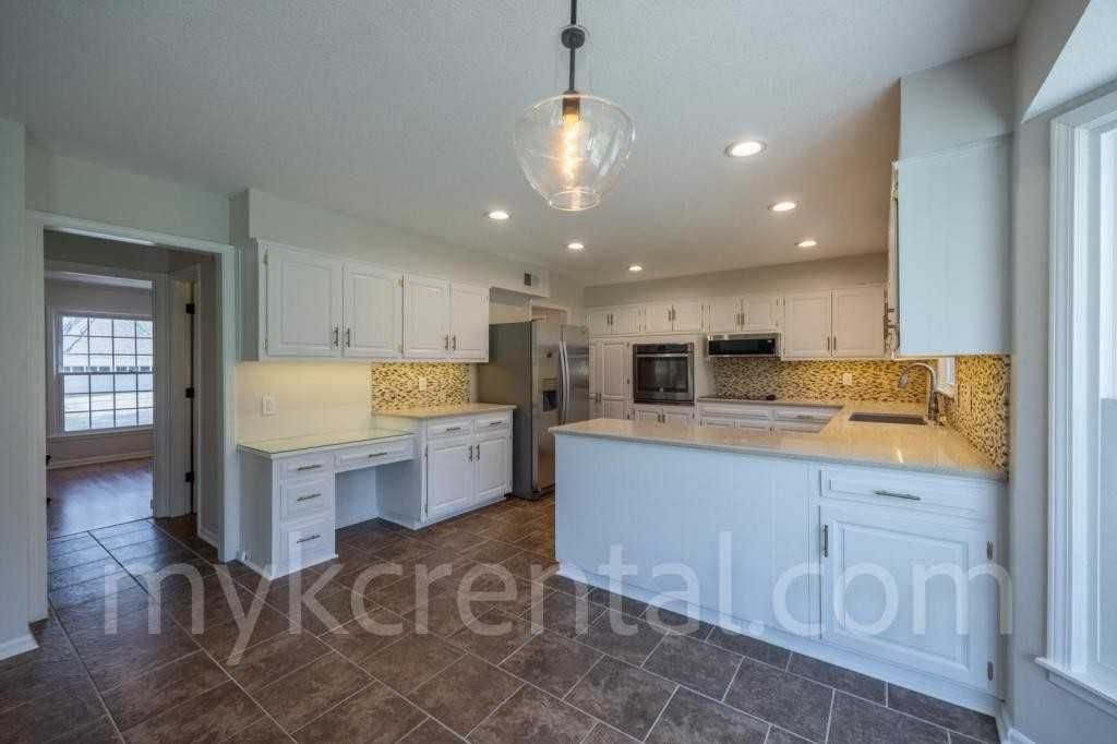 12012 Ensley Lane - Photo 4 of 50