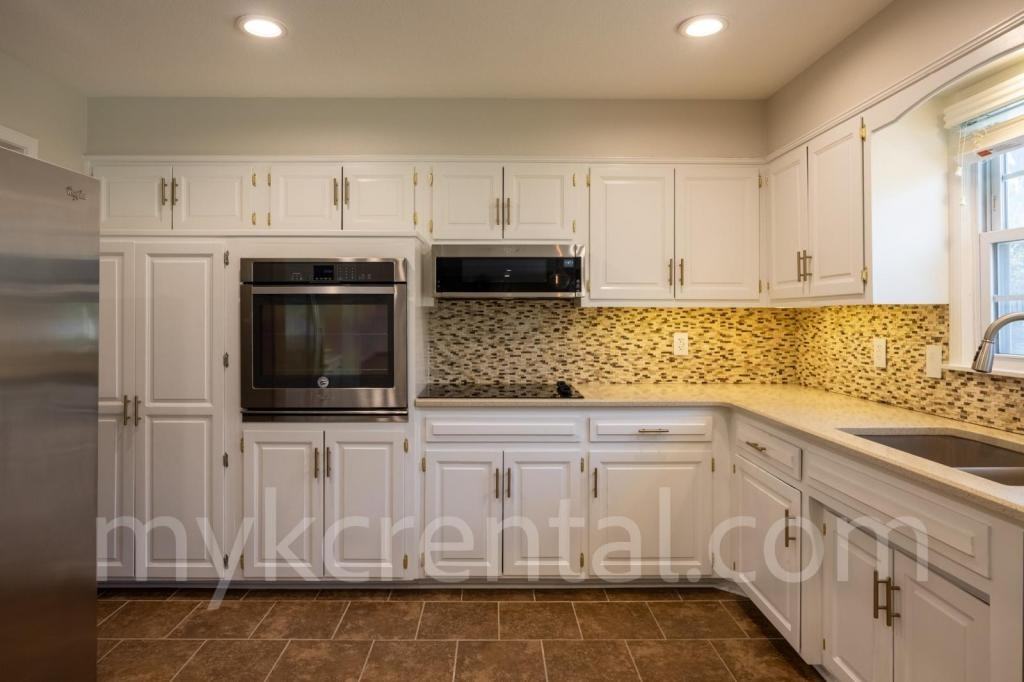 12012 Ensley Lane - Photo 6 of 50