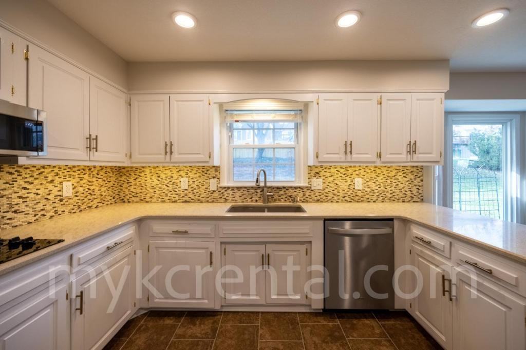 12012 Ensley Lane - Photo 7 of 50