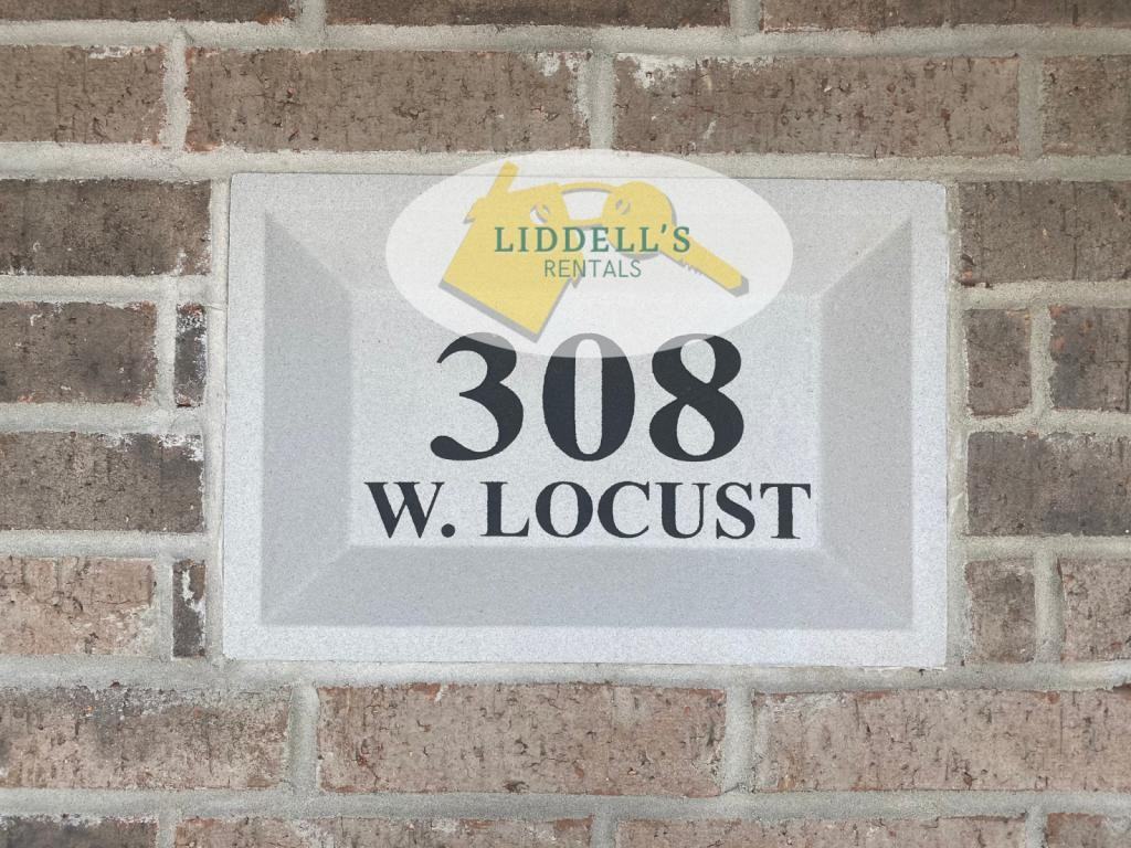 308 West Locust Street - Photo 2 of 20