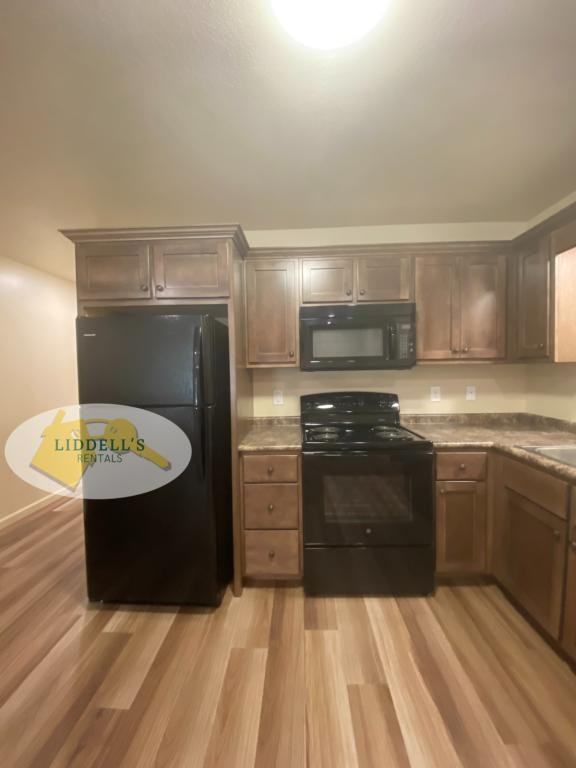 308 West Locust Street - Photo 6 of 20