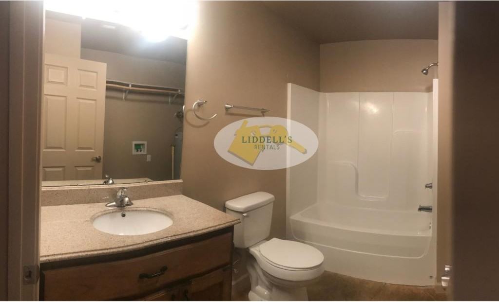 506 West Mueller Street - Photo 4 of 10