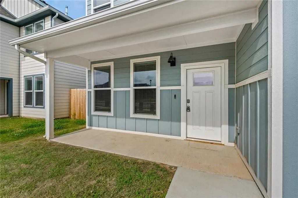 283 South Neon Avenue - Photo 2 of 24