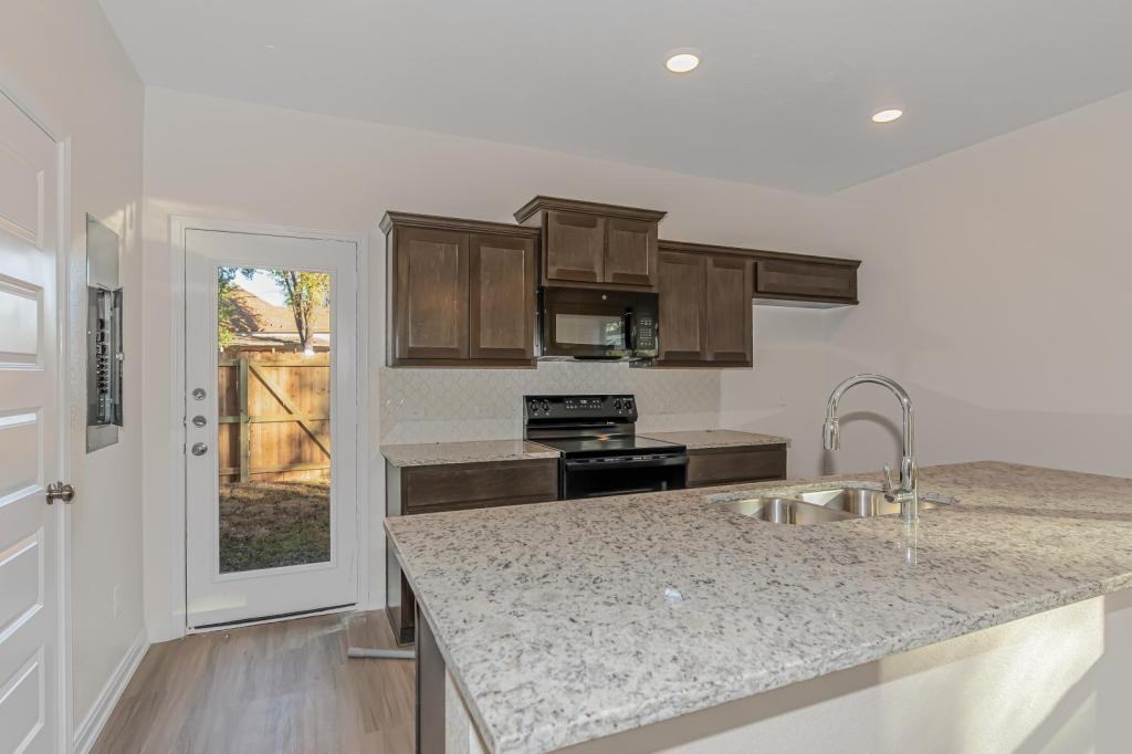 601 West 24th Street #112 - Photo 3 of 19