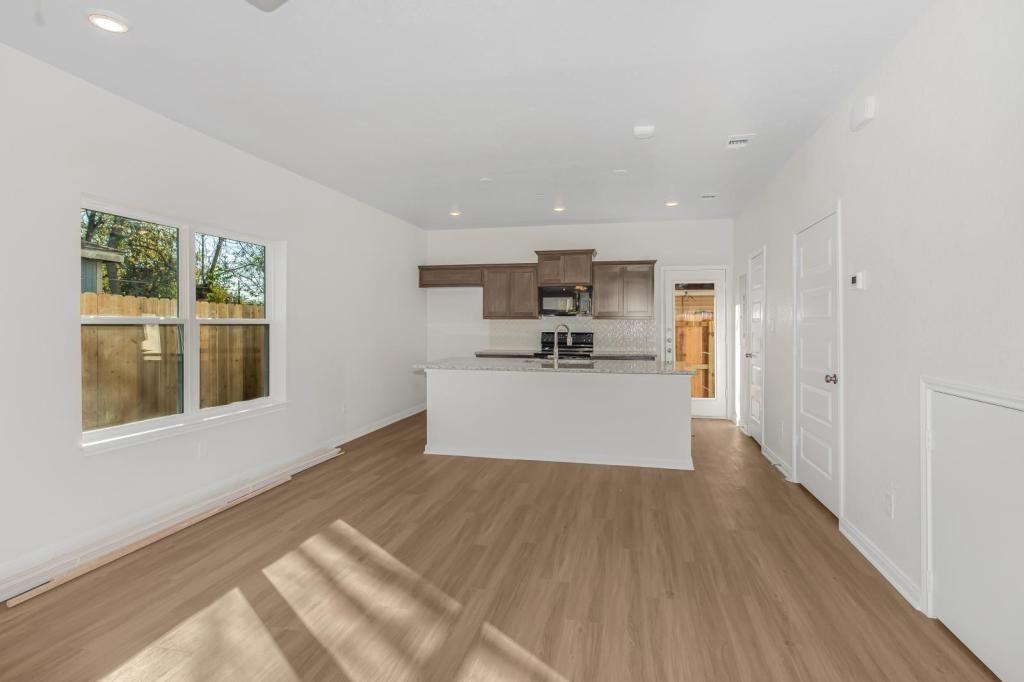601 W 24th St #122 - Photo 2 of 20