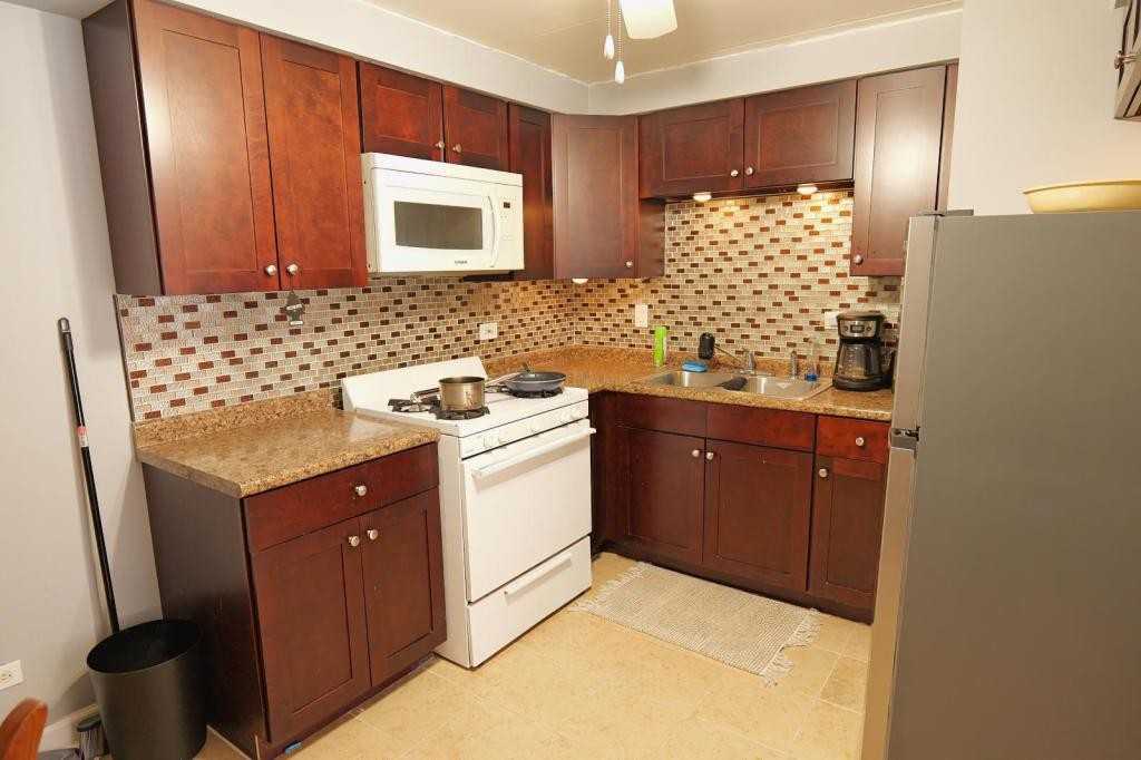 10811 S Lloyd Dr ##3 - Photo 3 of 8