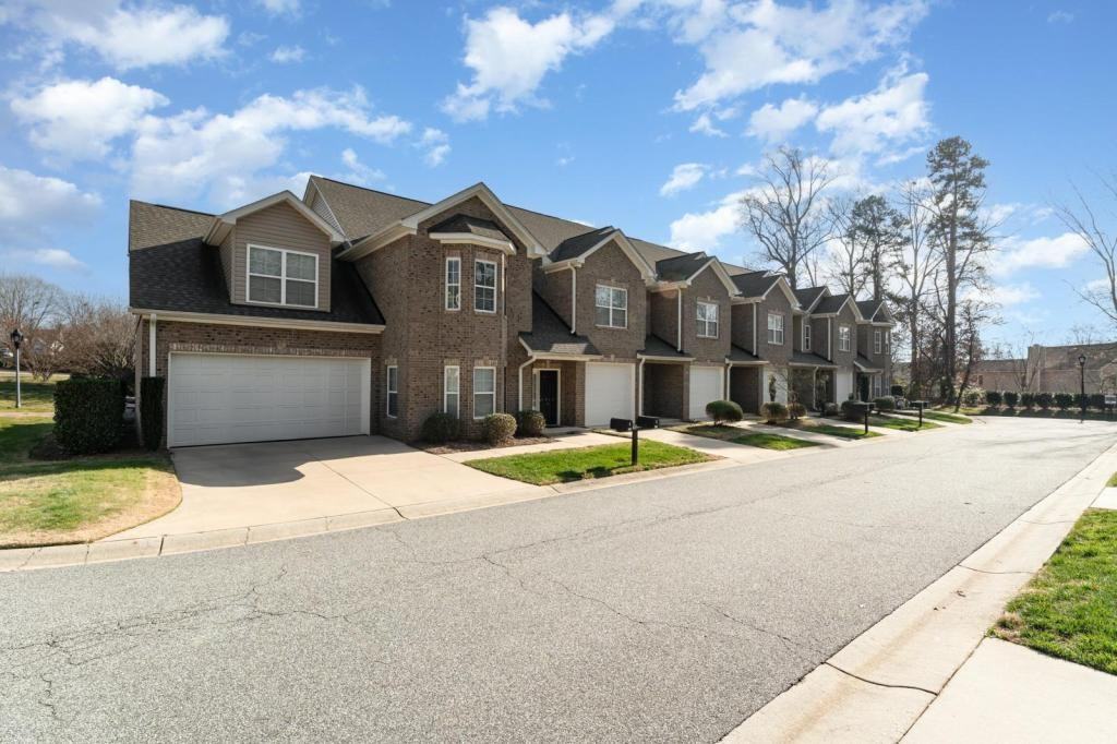 1915 Fleming Rd - Photo 2 of 19