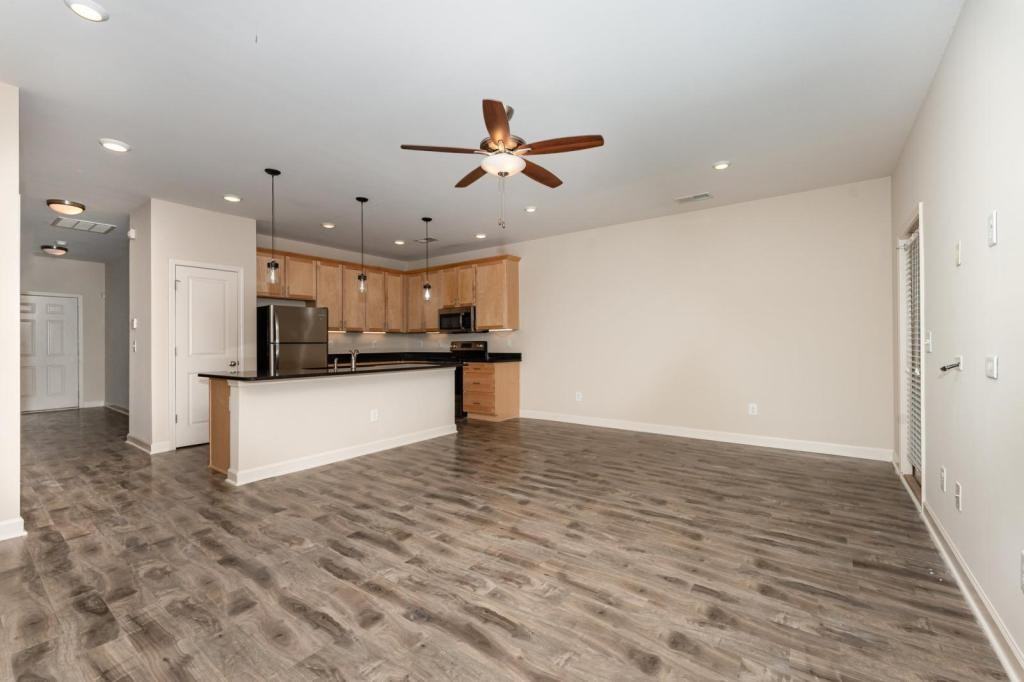 1915 Fleming Rd - Photo 4 of 19