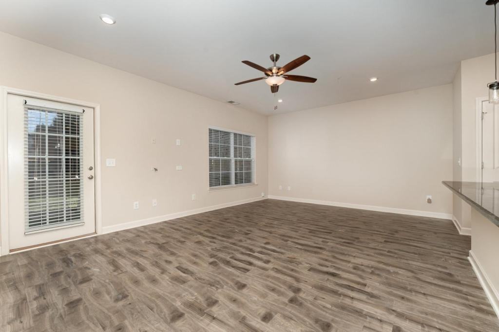 1915 Fleming Rd - Photo 5 of 19