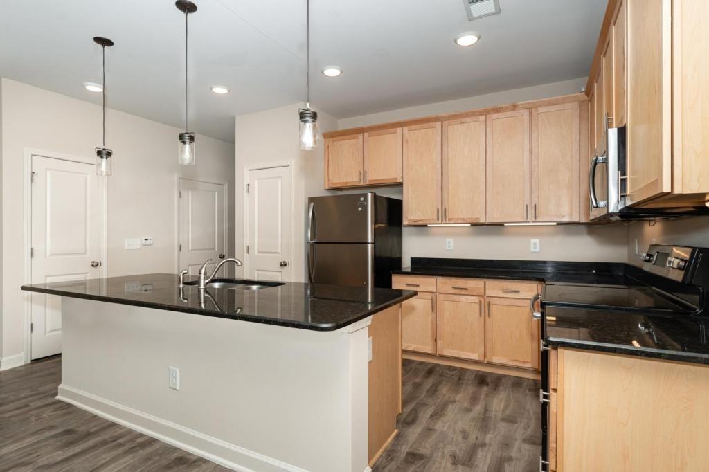 1915 Fleming Rd - Photo 7 of 19