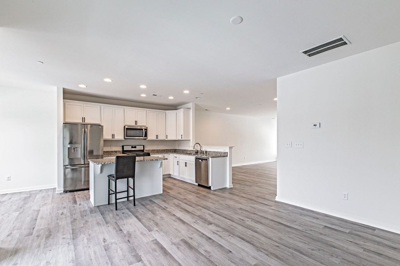 3847 Green St - Photo 5 of 19