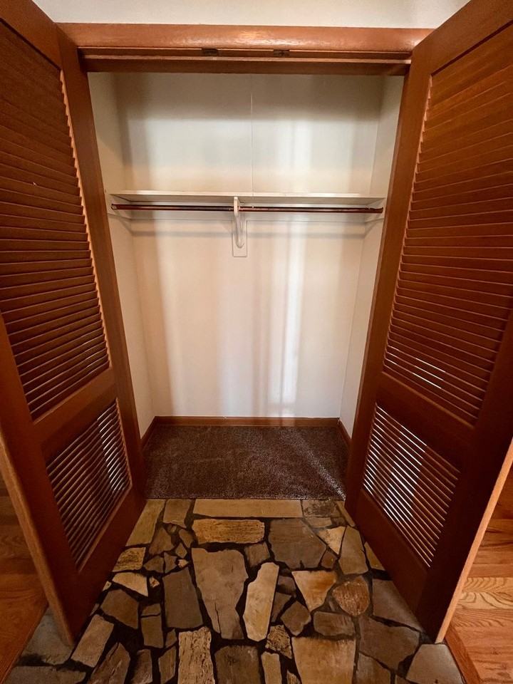 1853 E Gretna St - Photo 4 of 41