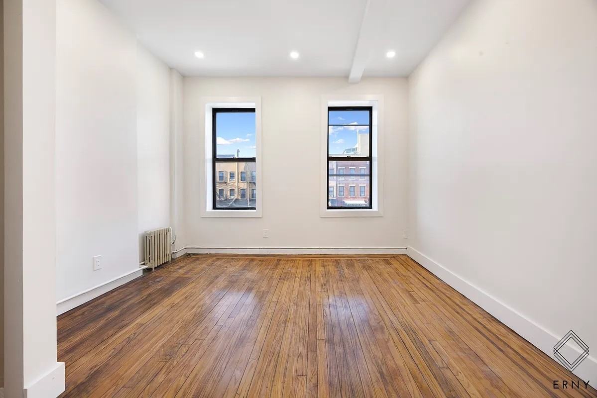 771 4th Avenue #2 - Photo 4 of 8