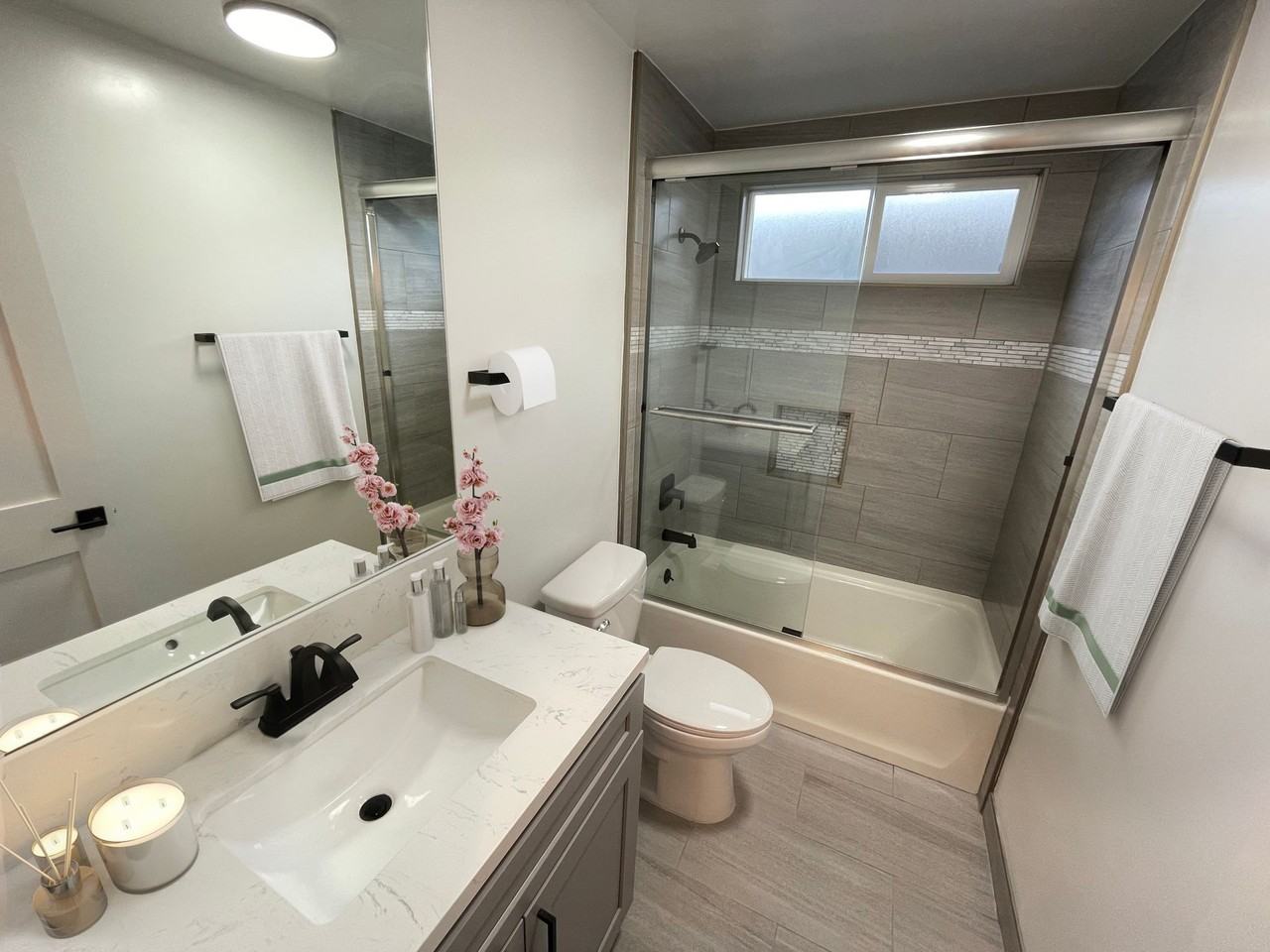 4232 Lindblade Dr - Photo 3 of 4