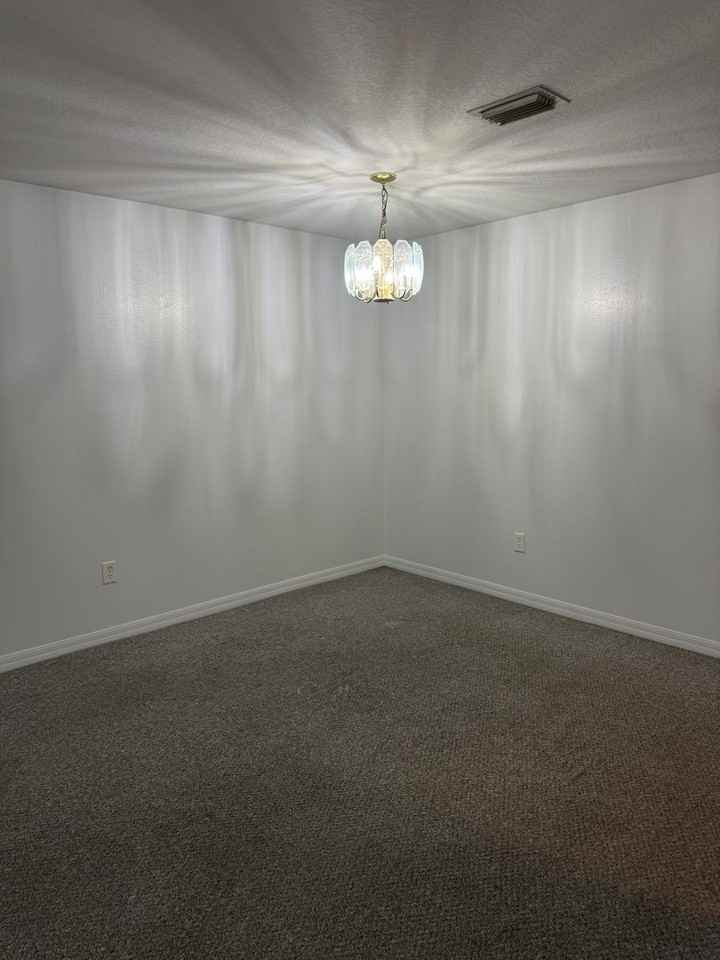 2719 Northeast 22nd Court - Photo 3 of 8