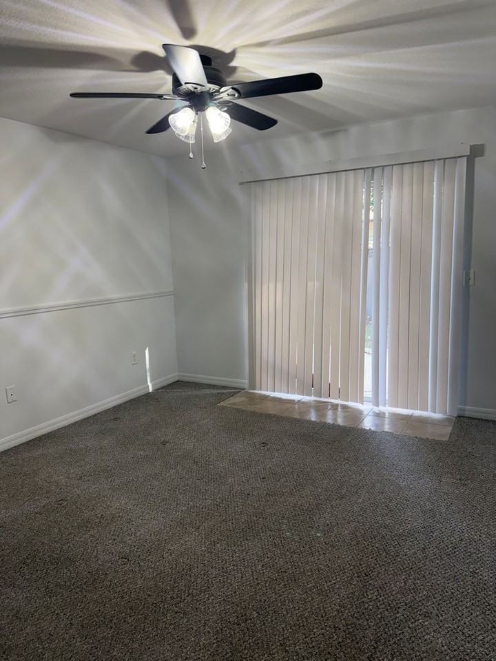 2719 Northeast 22nd Court - Photo 5 of 8