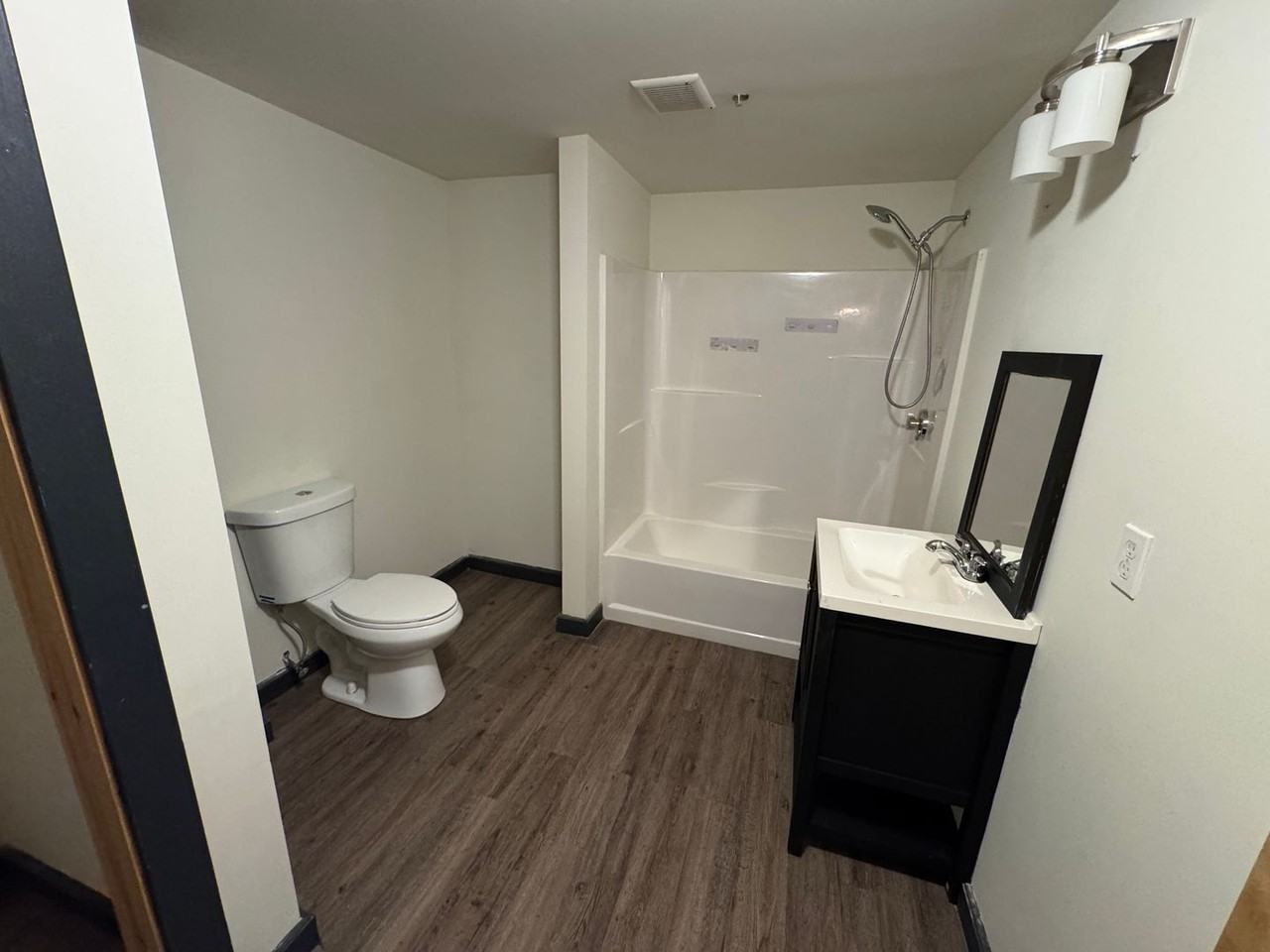 60 Dexter St - Photo 4 of 6