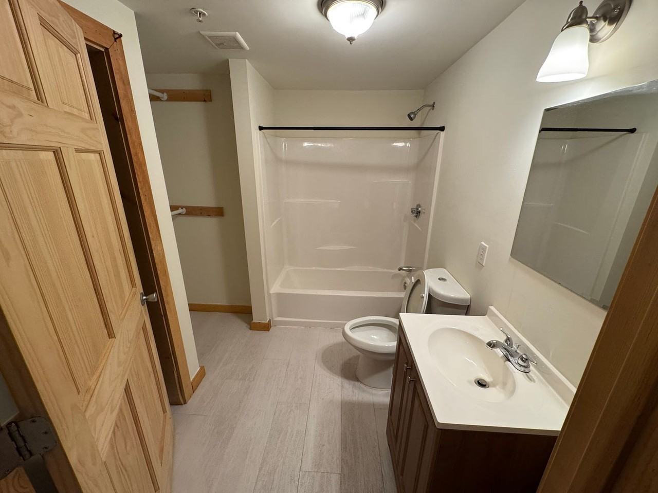 60 Dexter St - Photo 5 of 10