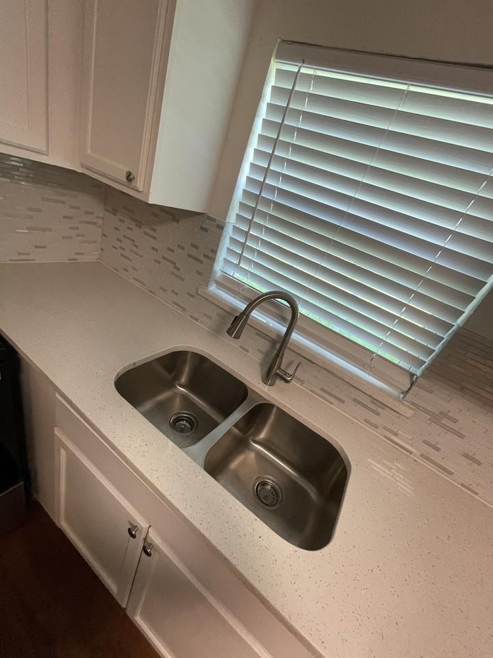 108 N Shaw St - Photo 6 of 15