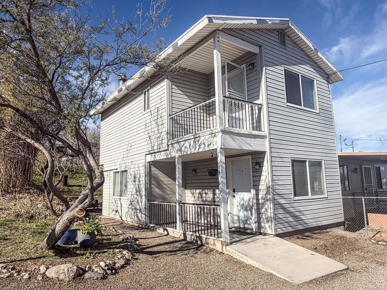 V-010-011 114 W Head Street - Photo 2 of 26