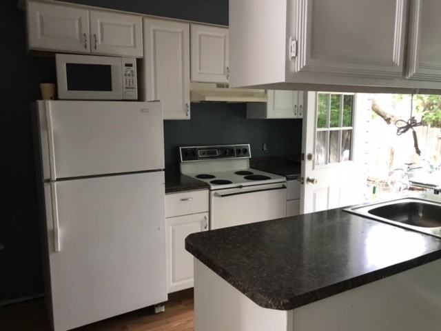 38440 Meadowdale St #38440 - Photo 3 of 14