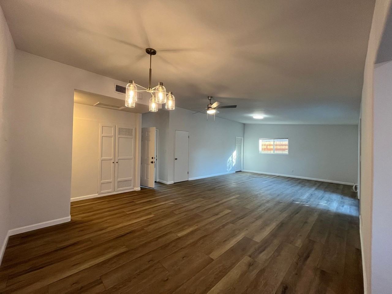 18708 Keswick St - Photo 3 of 17