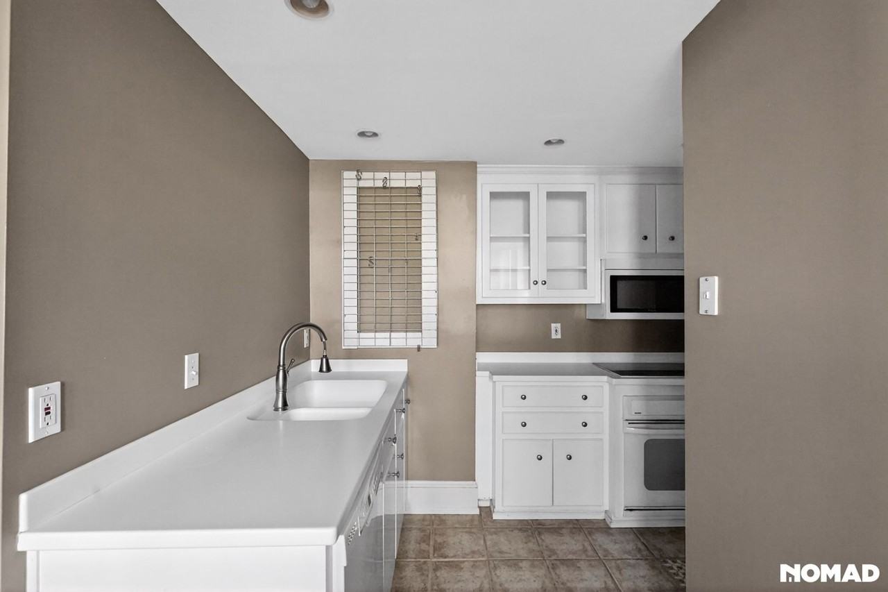 2068 Walton Way - Photo 3 of 19