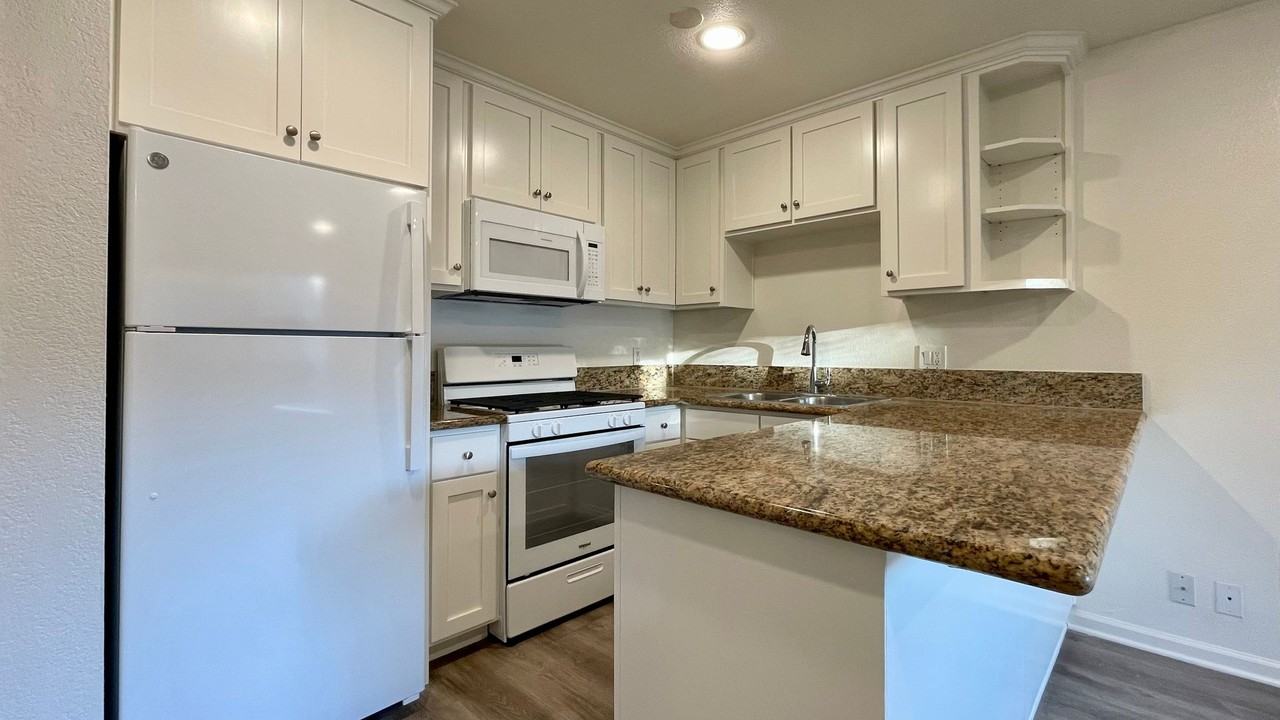 322 West Canon Perdido Street #14 - Photo 5 of 11