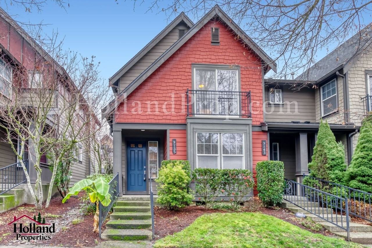 7135 Northeast Stonewater Street