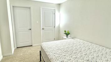 featured image of Vaughn Landing Dr