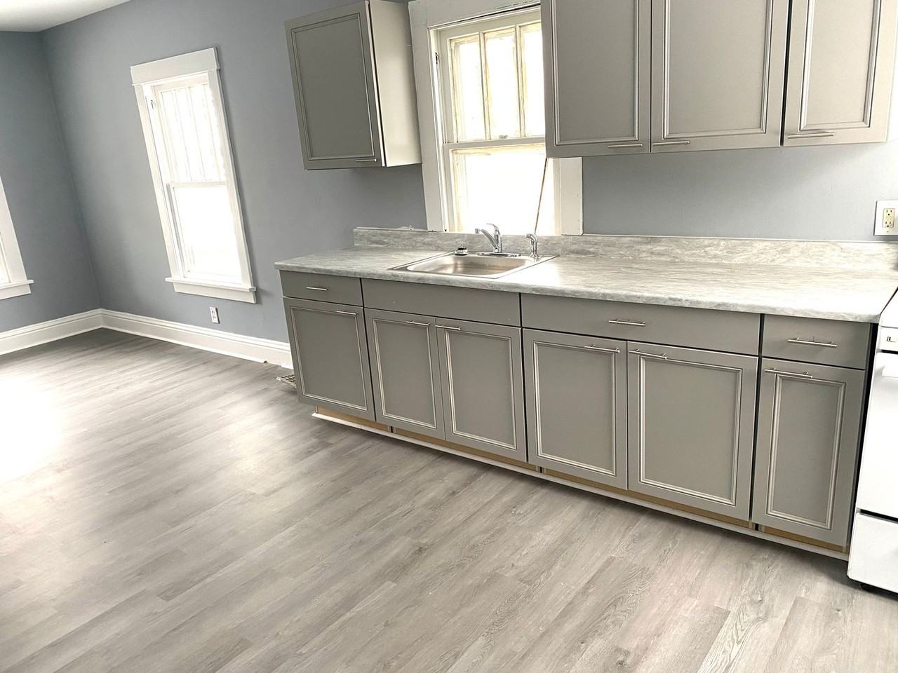 366 Fair Street - Photo 2 of 12