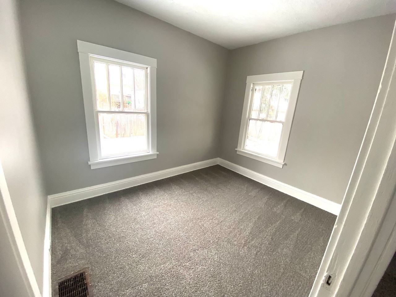 366 Fair Street - Photo 7 of 12