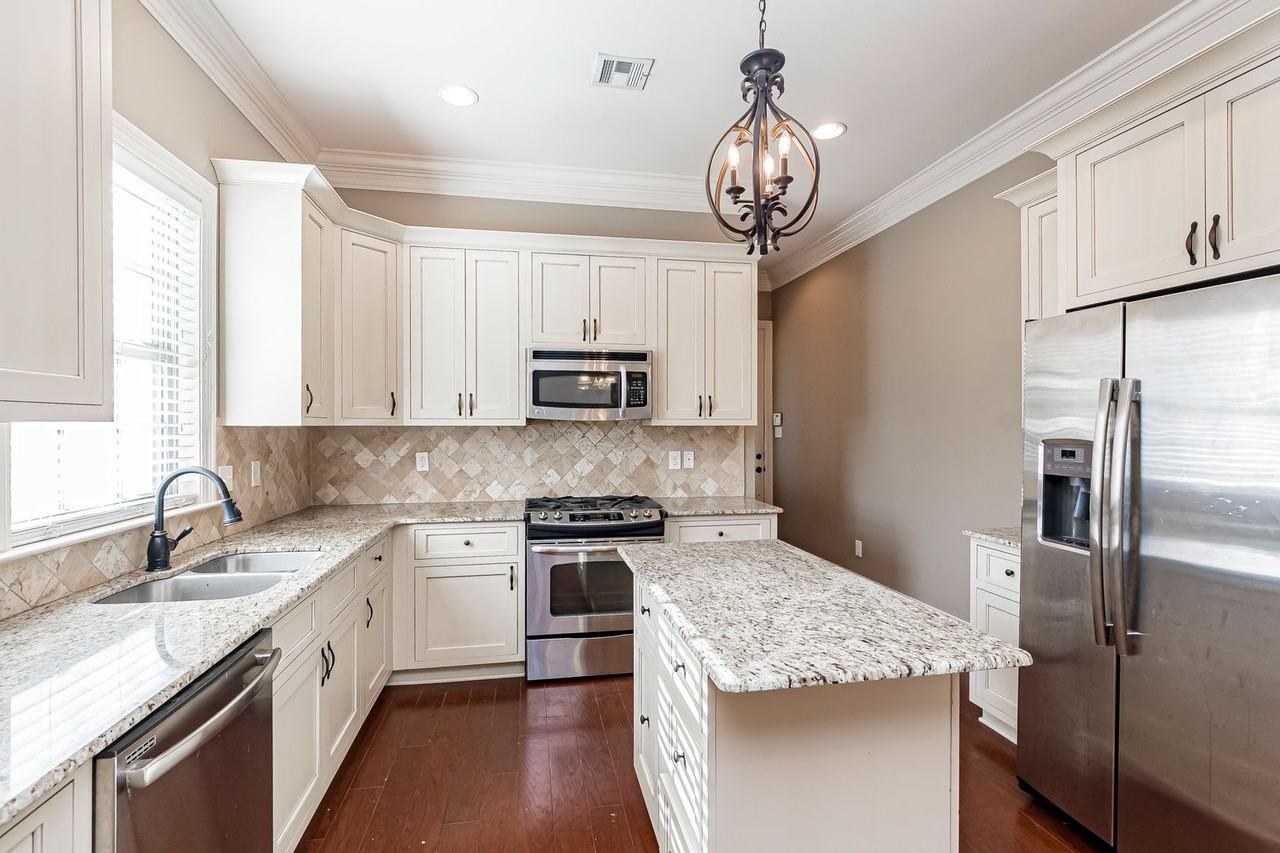 755 Boxelder Dr - Photo 4 of 16