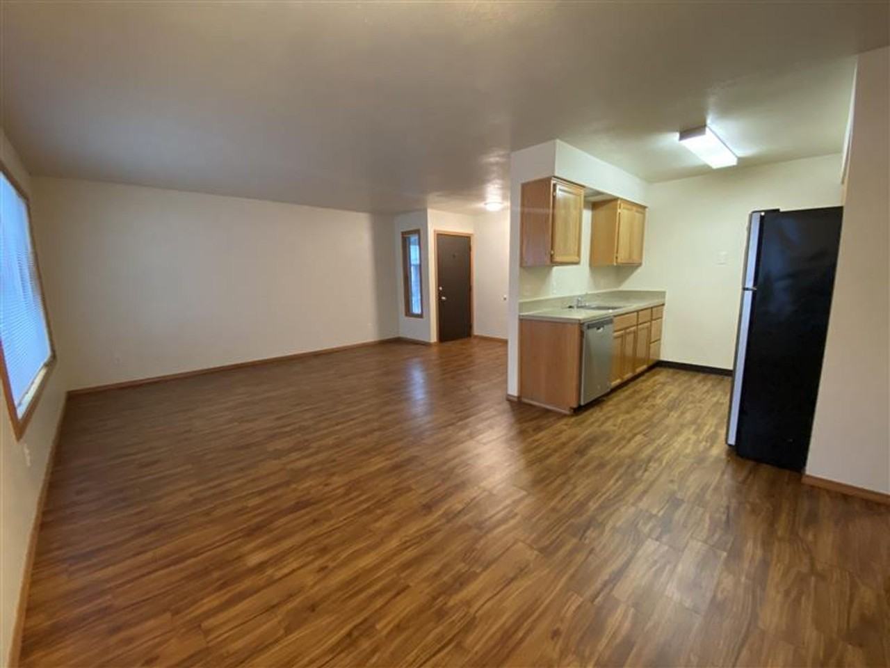 Laura Lane Apartments - Photo 5 of 12